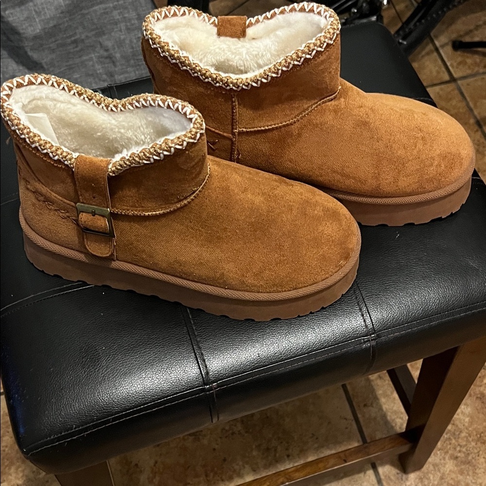 Women's Short Faux-Suede Shearling-Lined Ankle Boots - Chestnut Tan